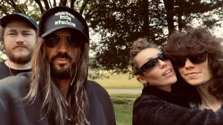 Miley Cyrus se reencuentra con su padre.