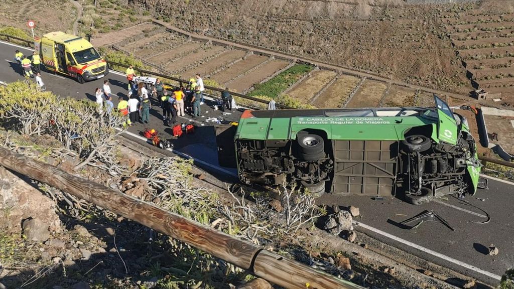 Al menos una persona fallecida y varios heridos tras el vuelco de una guagua en La Gomera