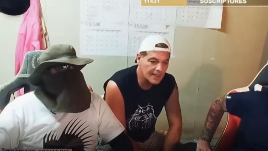 Frank Cuesta junto a Chi, su exmano derecha