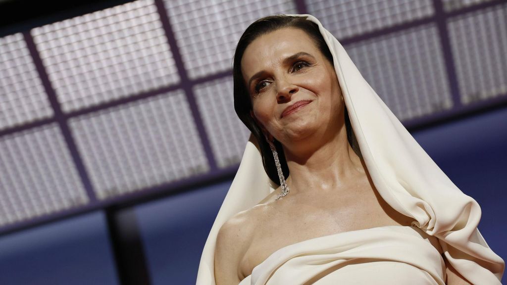 Juliette Binoche, presidenta del Jurado de Cannes 2025, en la gala inaugural