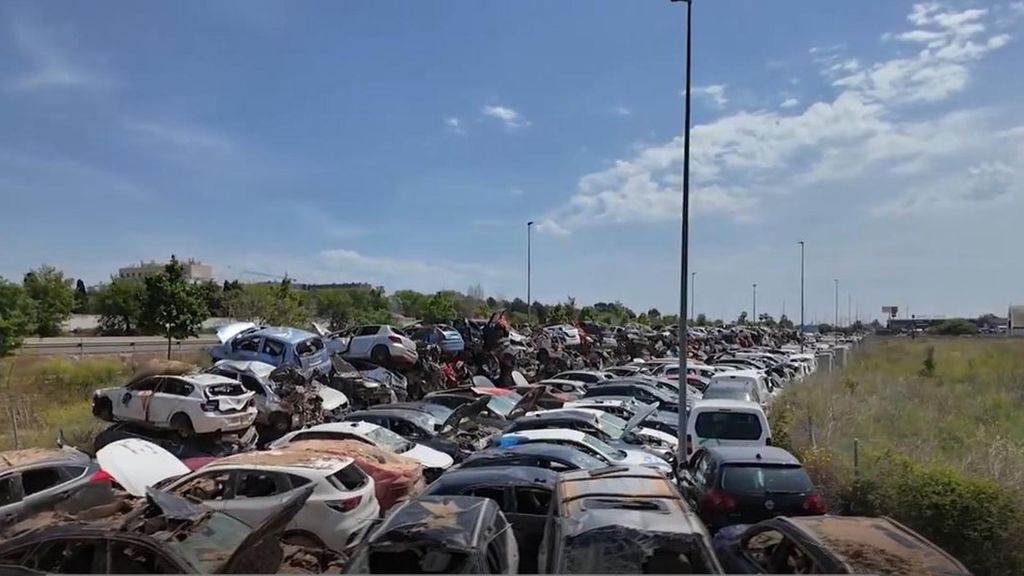 Campas llenas de coches destrozados y garajes sin reparar: siete meses después de la DANA
