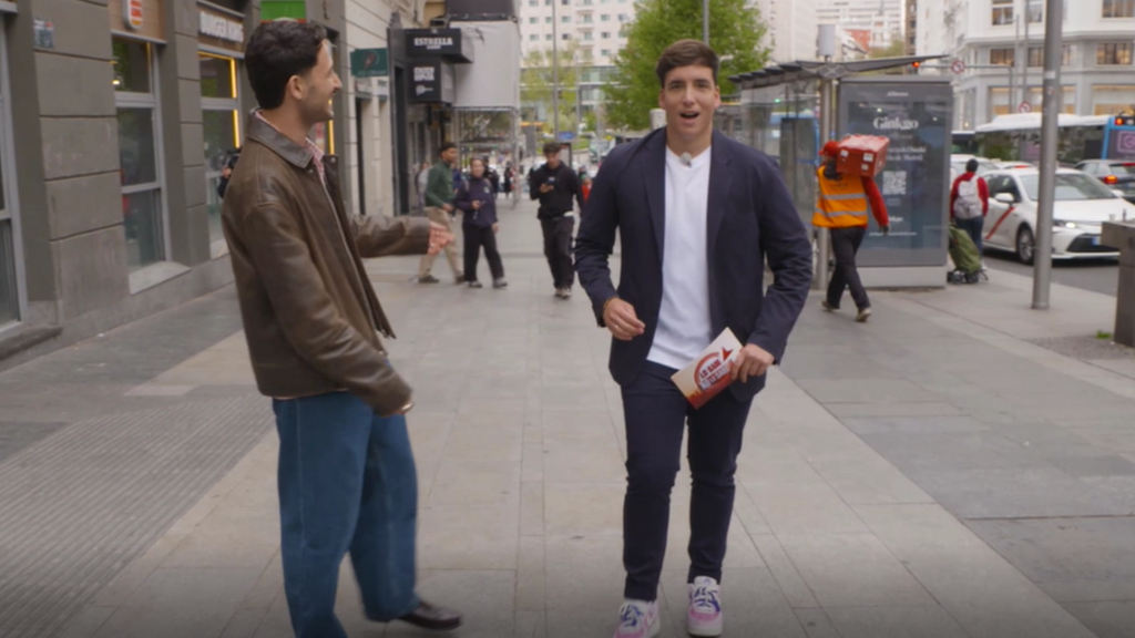 Un concursante diseña el outfit de Xuso Jones para la próxima temporada