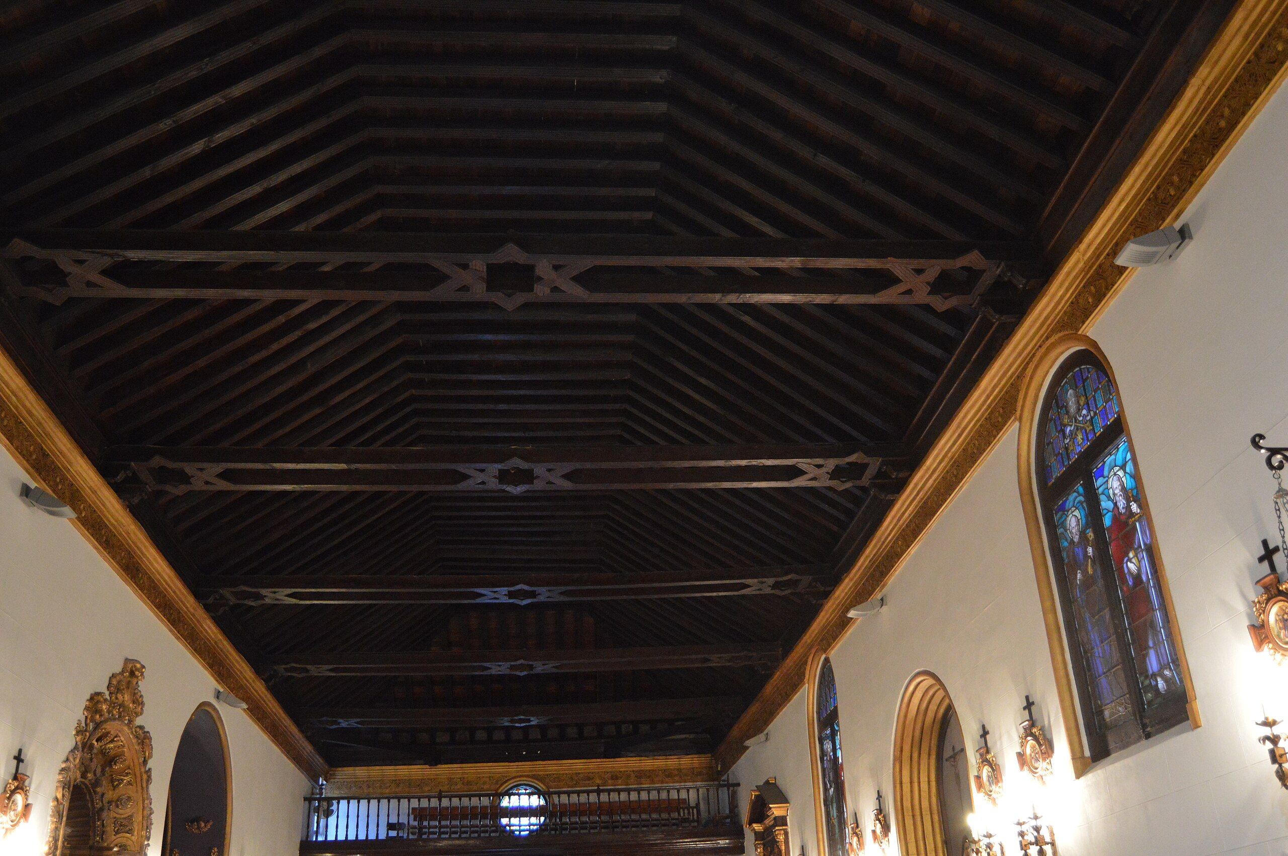 Artesonado de la iglesia de San Pedro Apóstol