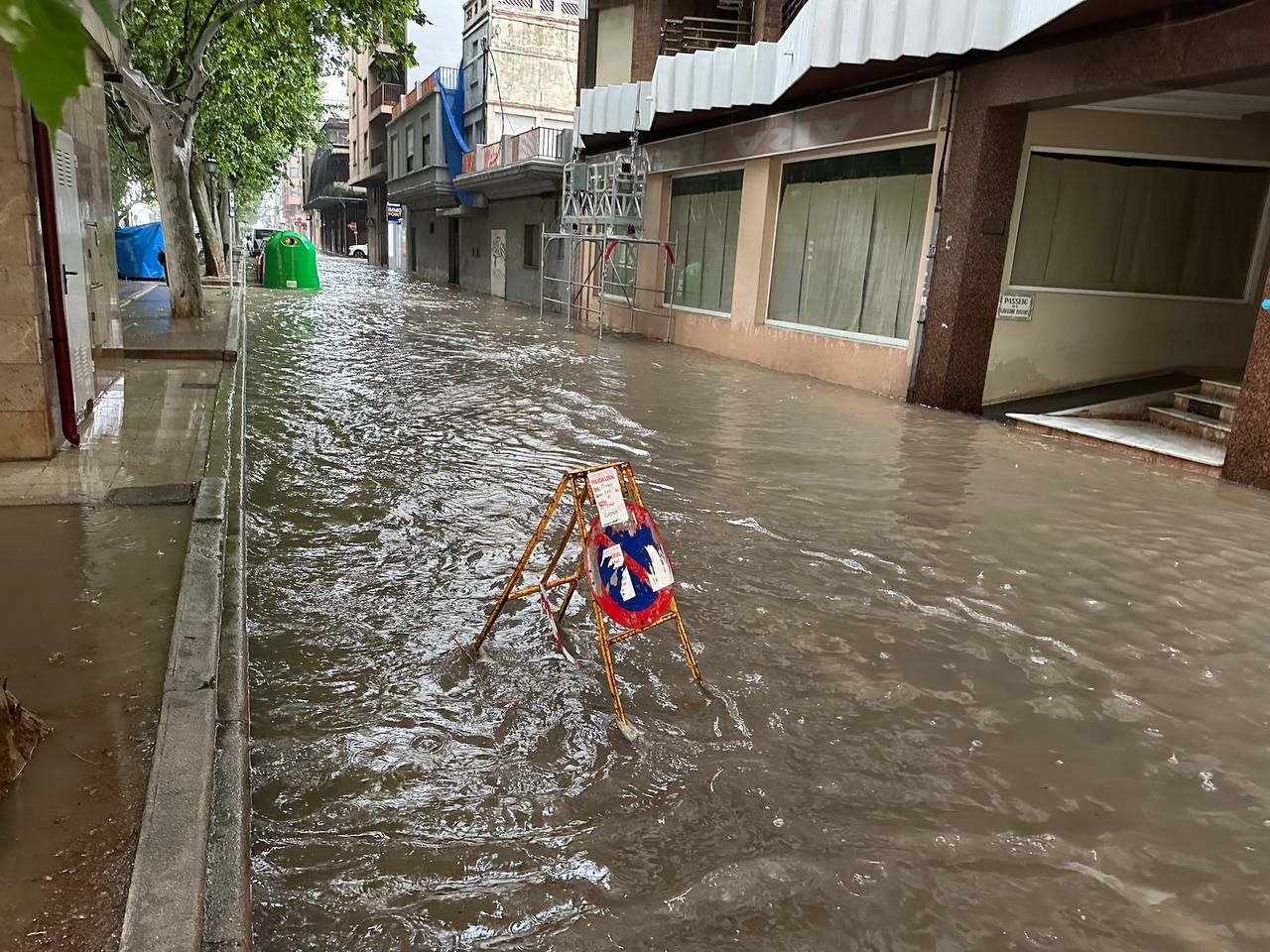 Calles anegadas en Oliva