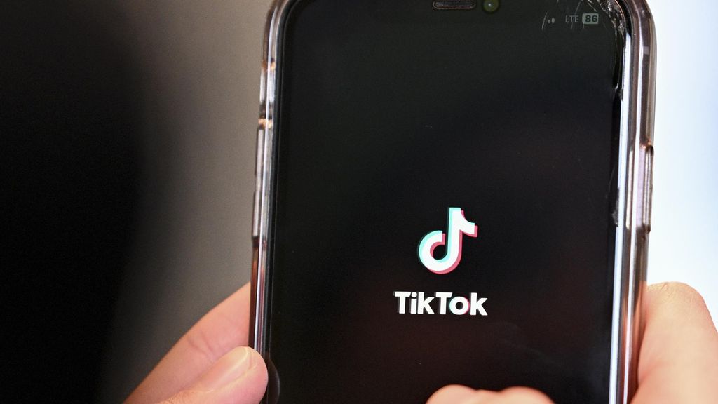 Investigan a los responsables de una empresa moderadora de TikTok en Barcelona por las secuelas de una exempleada que revisaba vídeos sensibles