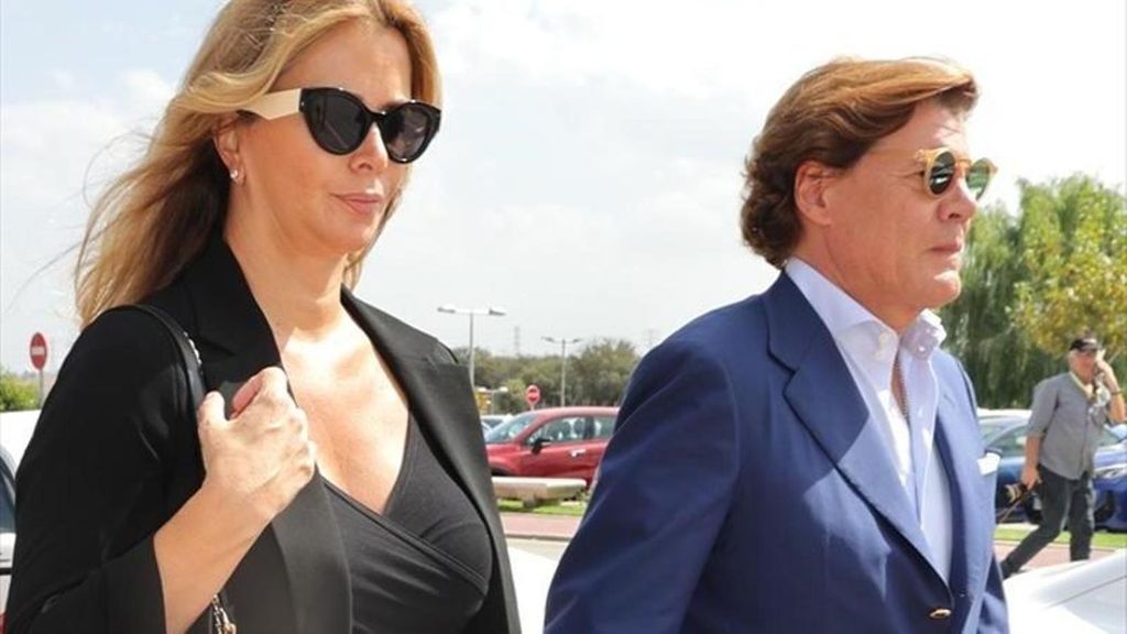 Sofía Mazagatos junto a su pareja Tito Pajares