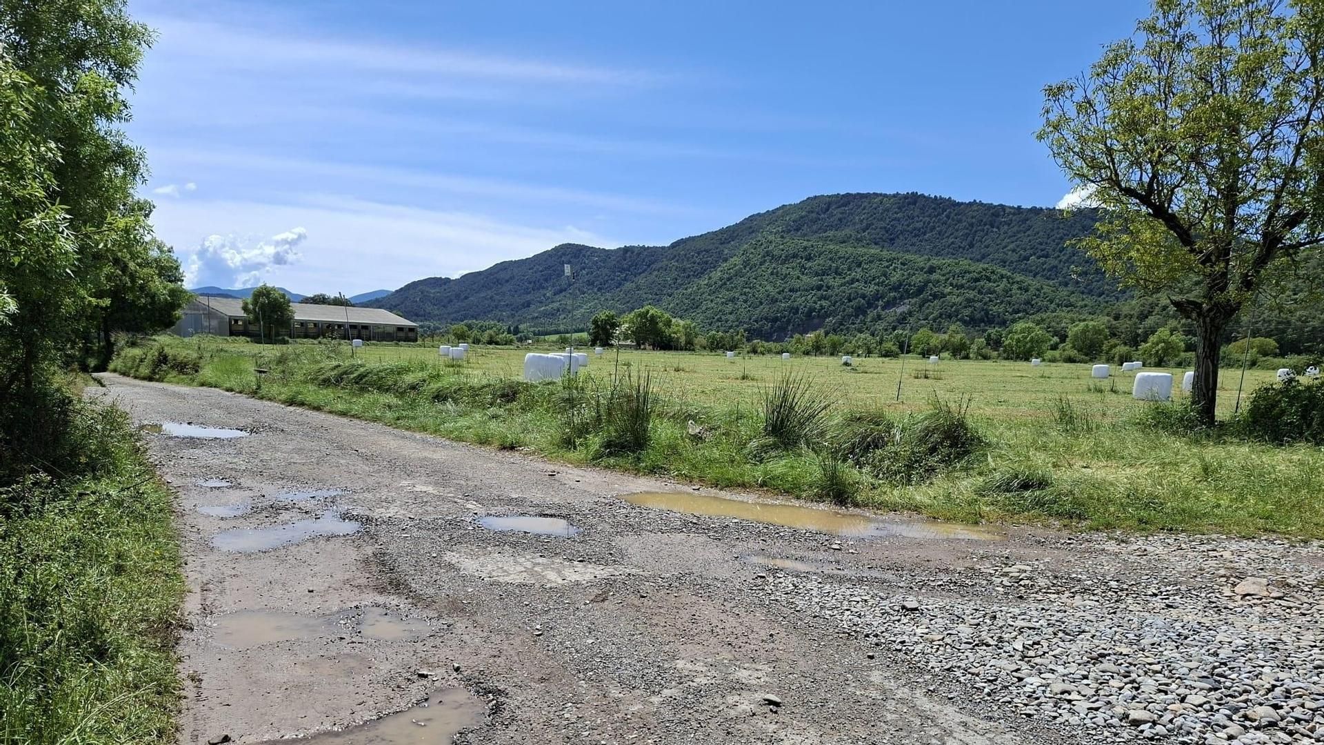 Camino dañado en Guaso, Huesca, por la lluvia y el granizo