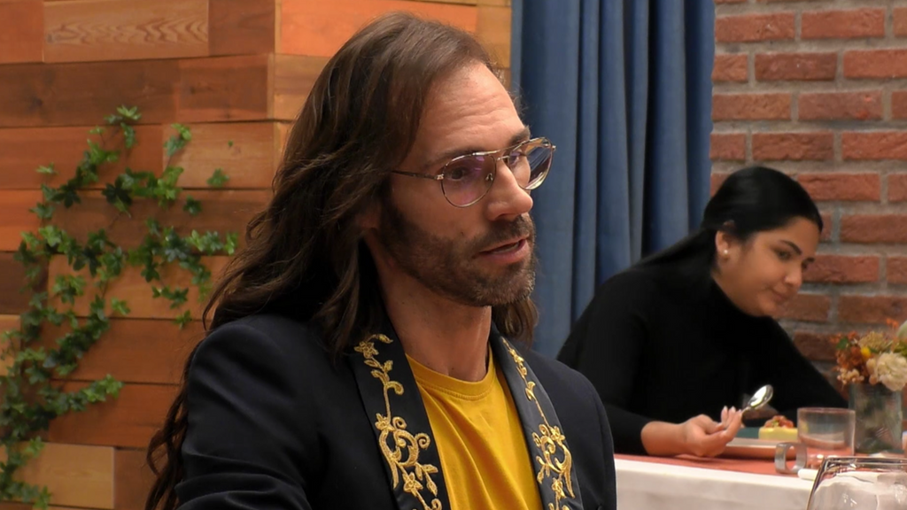 La conversación se va de las manos entre dos solteros de 'First Dates' al hablar de sexo en el trabajo: "Eso lo harás tú, yo no"