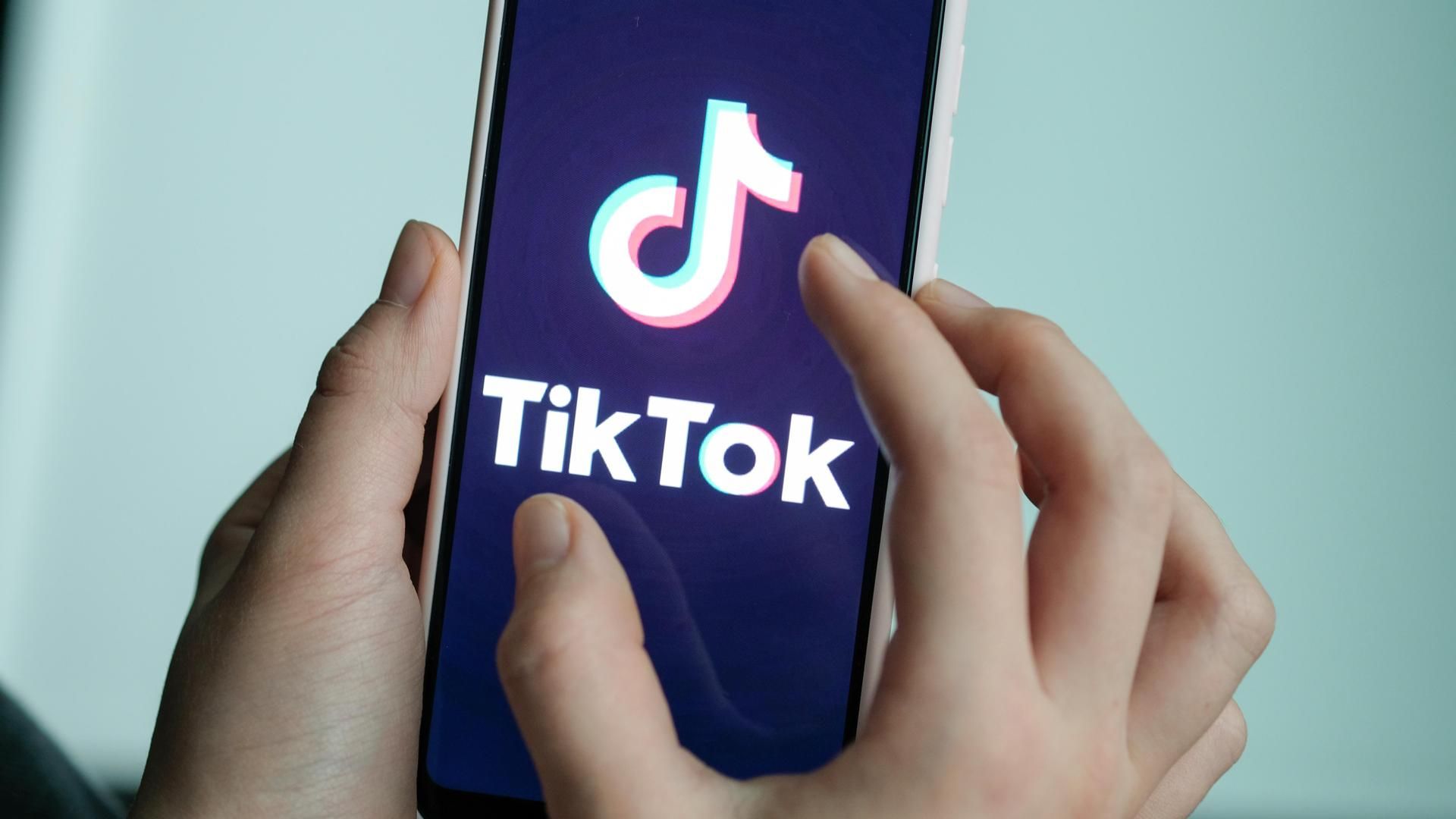 La Comisión Europea acusa a TikTok de violar la Ley de Servicios Digitales por la falta de transparencia en su registro de anuncios