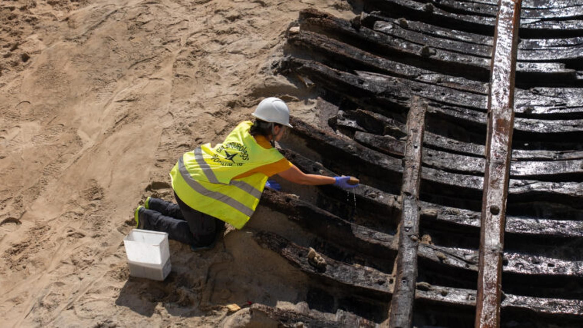 Labores de excavación arqueológica en el antiguo Mercat del Peix de Barcelona
