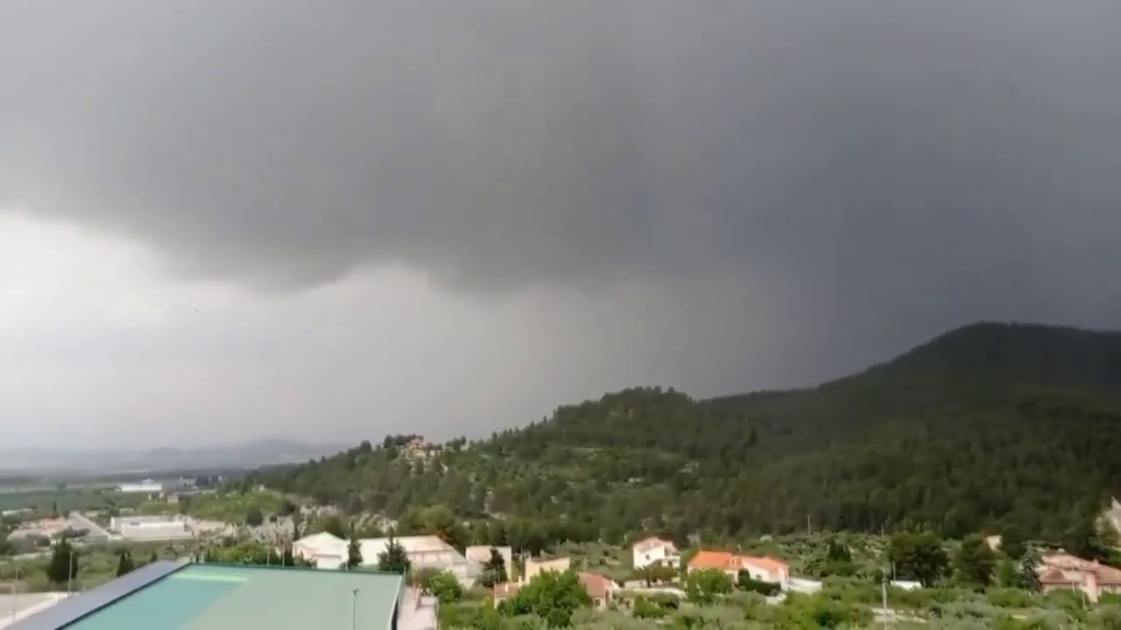 Precipitaciones generalizadas, más fuertes y con granizo en el sudeste, montañas y Baleares