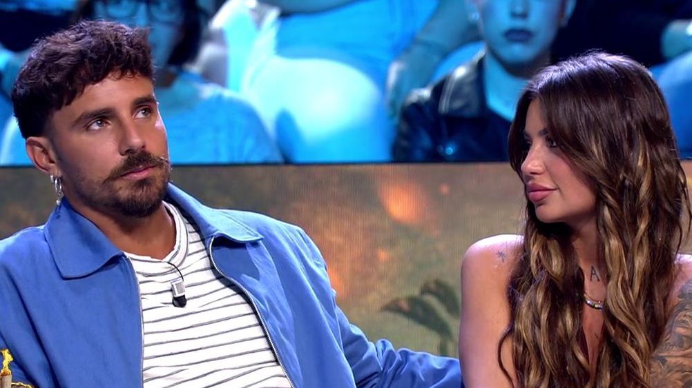 Gabriella propone a Manuel una solución al conflicto entre ella y su familia: "Si tengo que quedar con su hermana, lo voy a hacer"