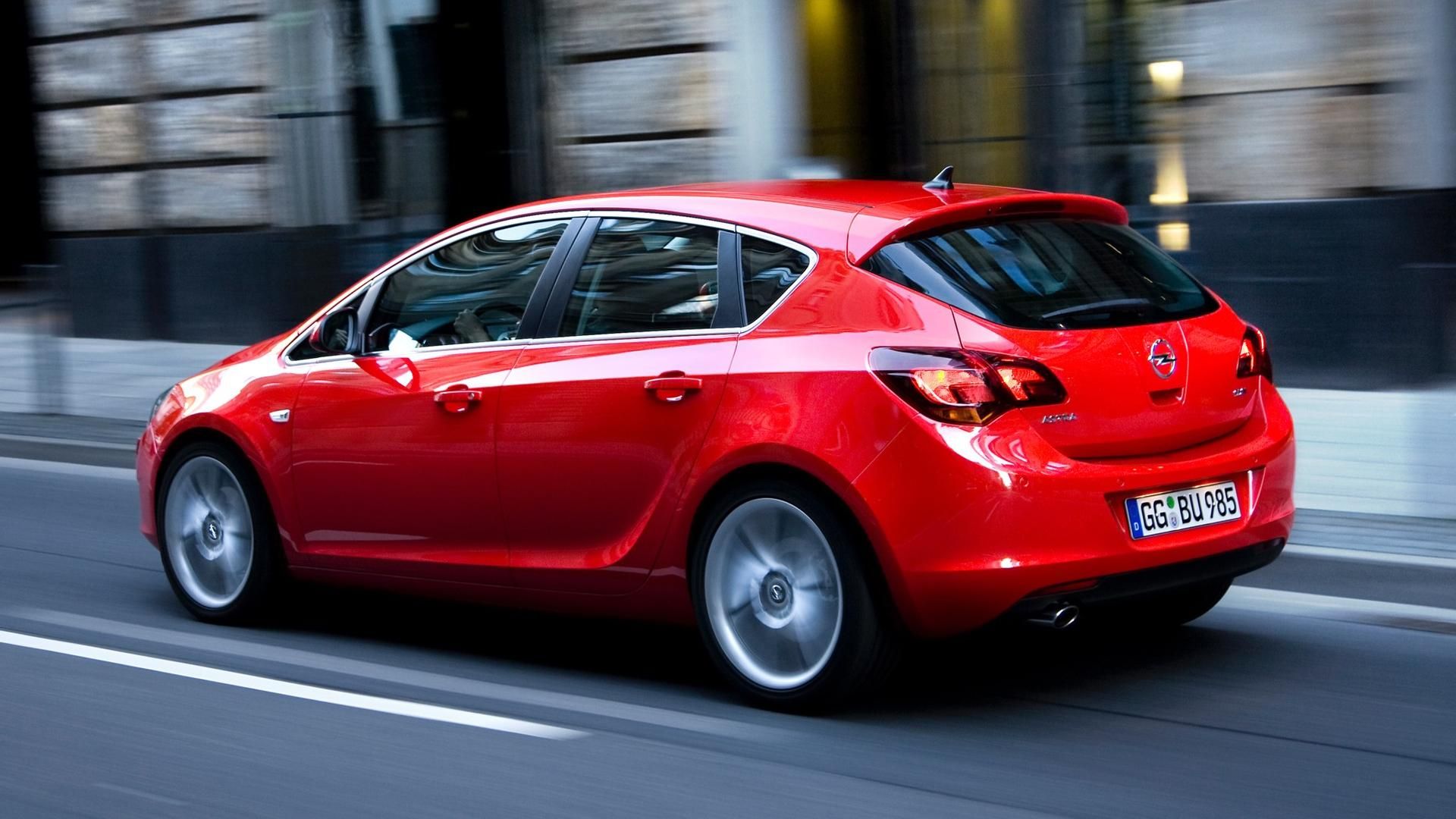 El Opel Astra más potente únicamente alcanza los 235 km/h.