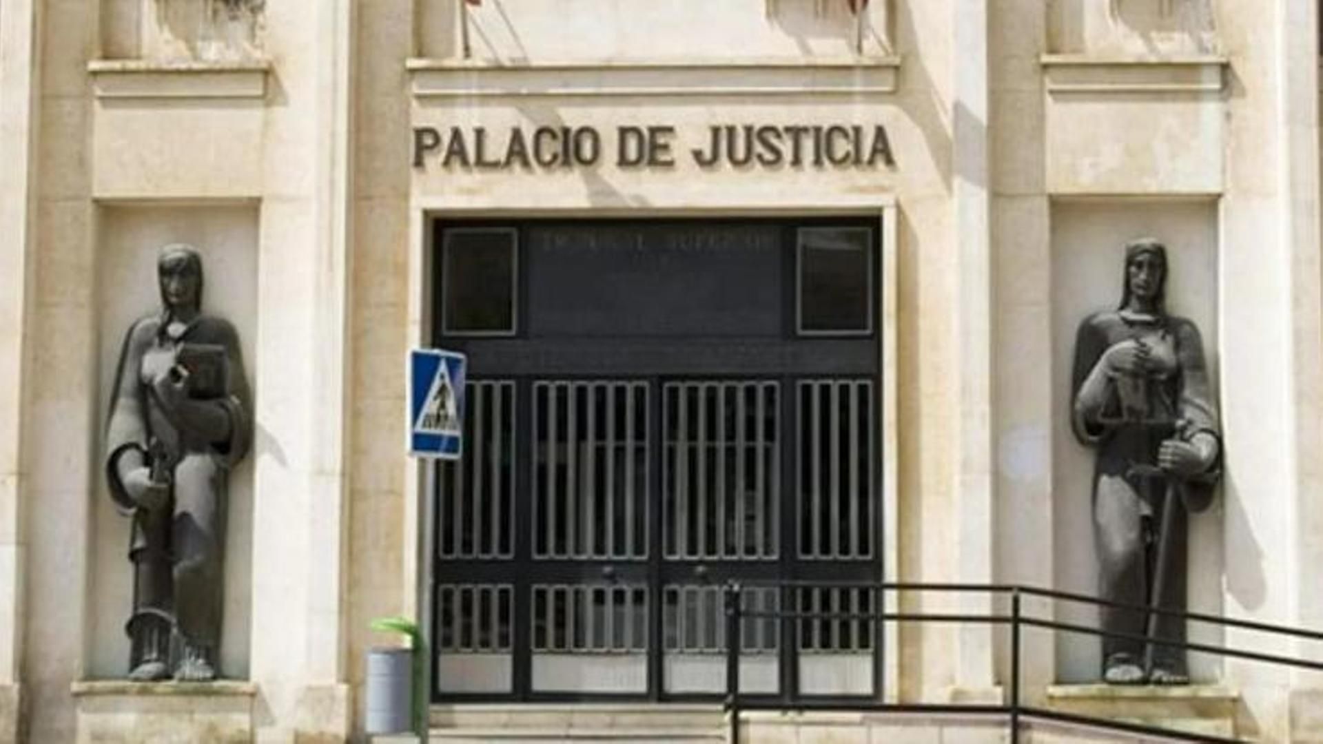 Imagen de archivo de la fachada de la Audiencia Provincial de Murcia