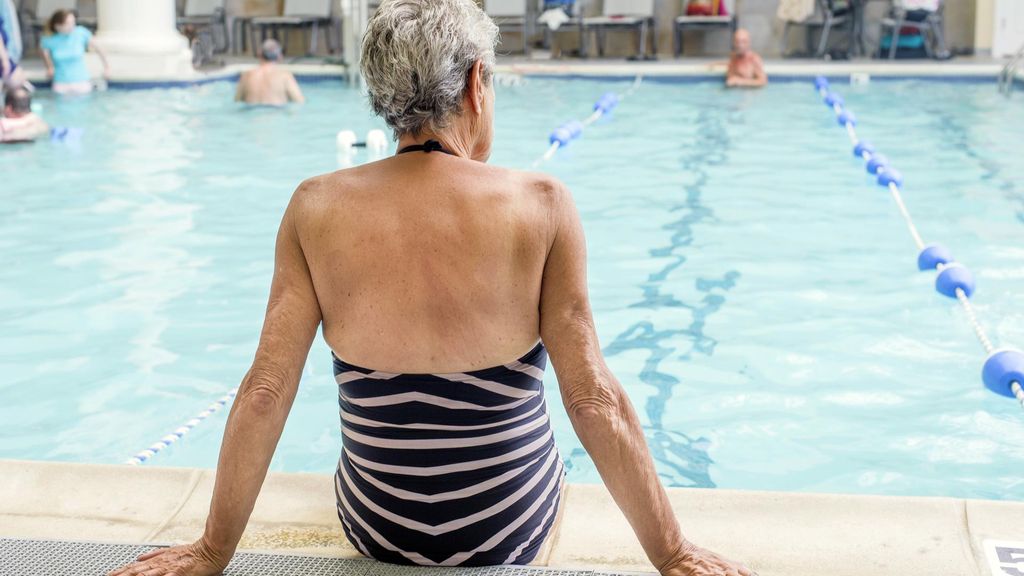 ¿La natación siempre sirve para el dolor de espalda?