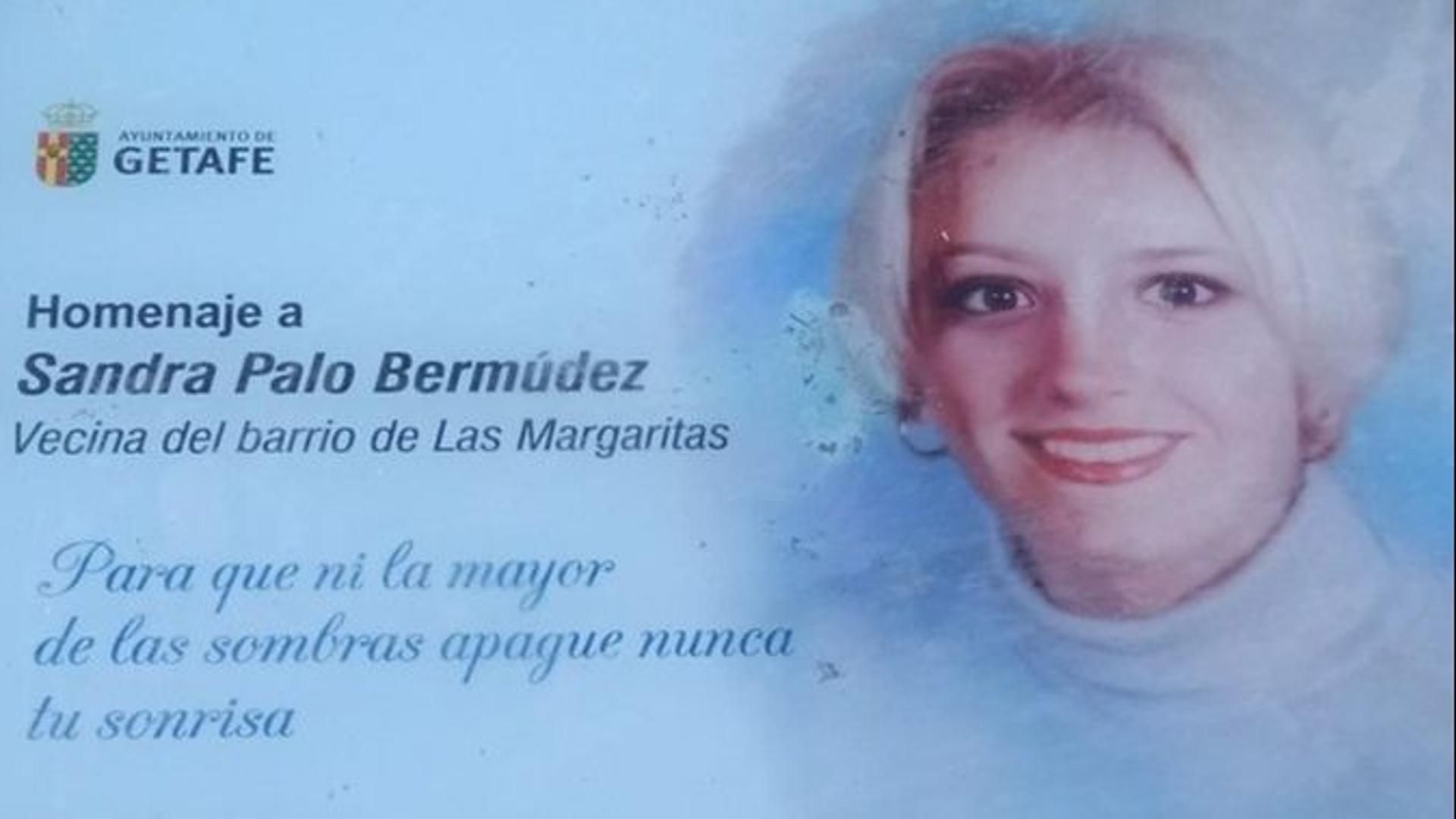 Placa en memoria de Sandra Palo en Getafe