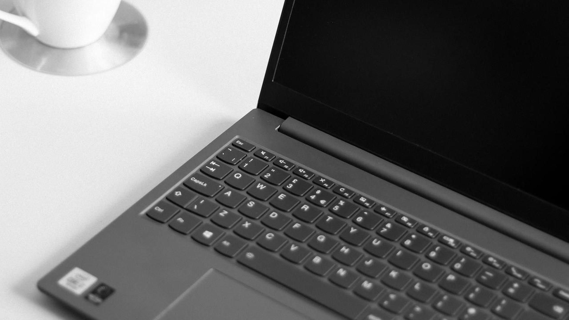 La Asociación de Consumidores pide mayor seguridad ante fraudes en el Día Mundial de Internet