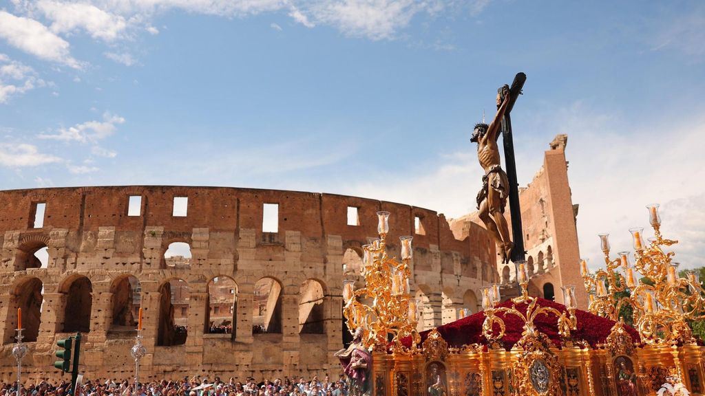 La Gran Procesión por el Jubileo de las Cofradías en Roma: el Cachorro de Sevilla y la Esperanza de Málaga participan