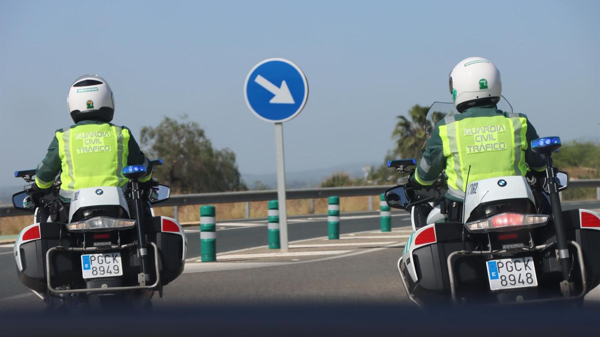 Agentes Guardia Civil de Trafico