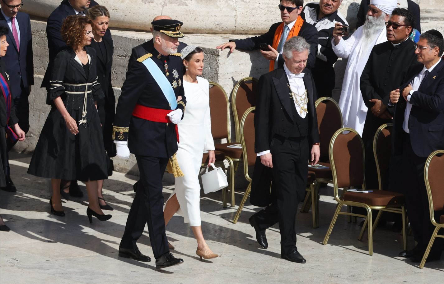 Los reyes de España, encabezando la delegación española en el Vaticano
