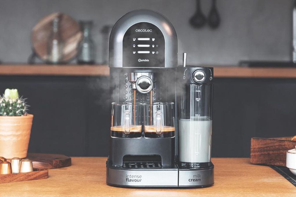Alégrate cada mañana con el mejor café gracias a esta cafetera semiautomática que Cecotec ha rebajado 30 €
