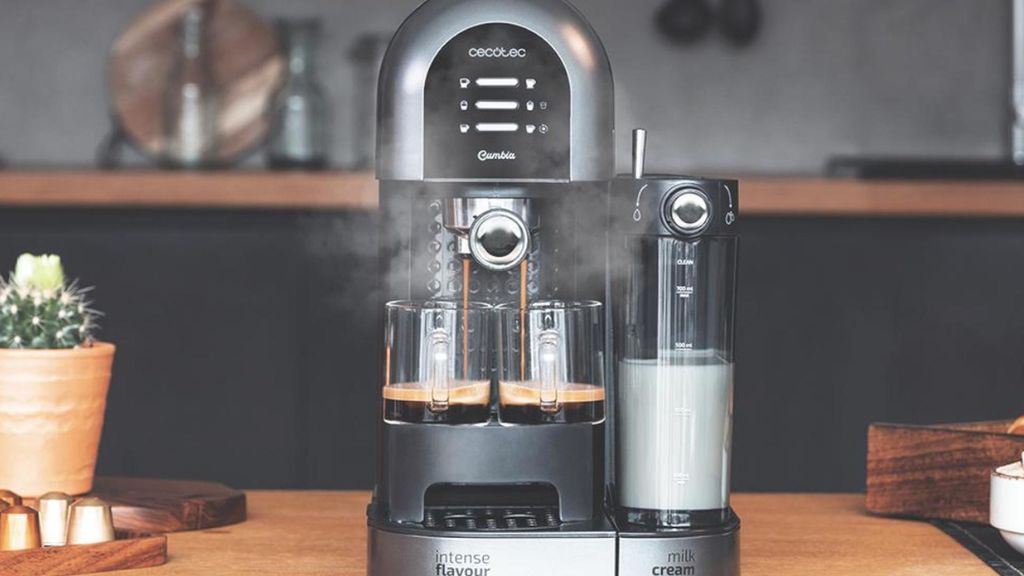Alégrate cada mañana con el mejor café gracias a esta cafetera semiautomática que Cecotec ha rebajado 30 €