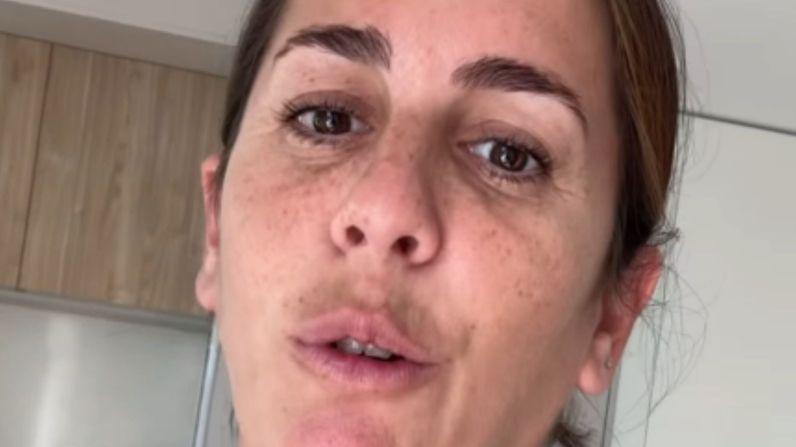 Anabel Pantoja, indignada por la foto que le han hecho junto a su hija -  Supervivientes