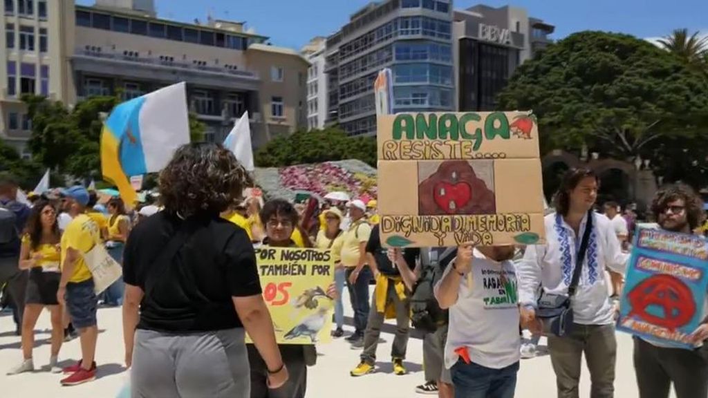 'Canarias tiene un límite': más de 22.800 personas protestan contra el modelo turístico