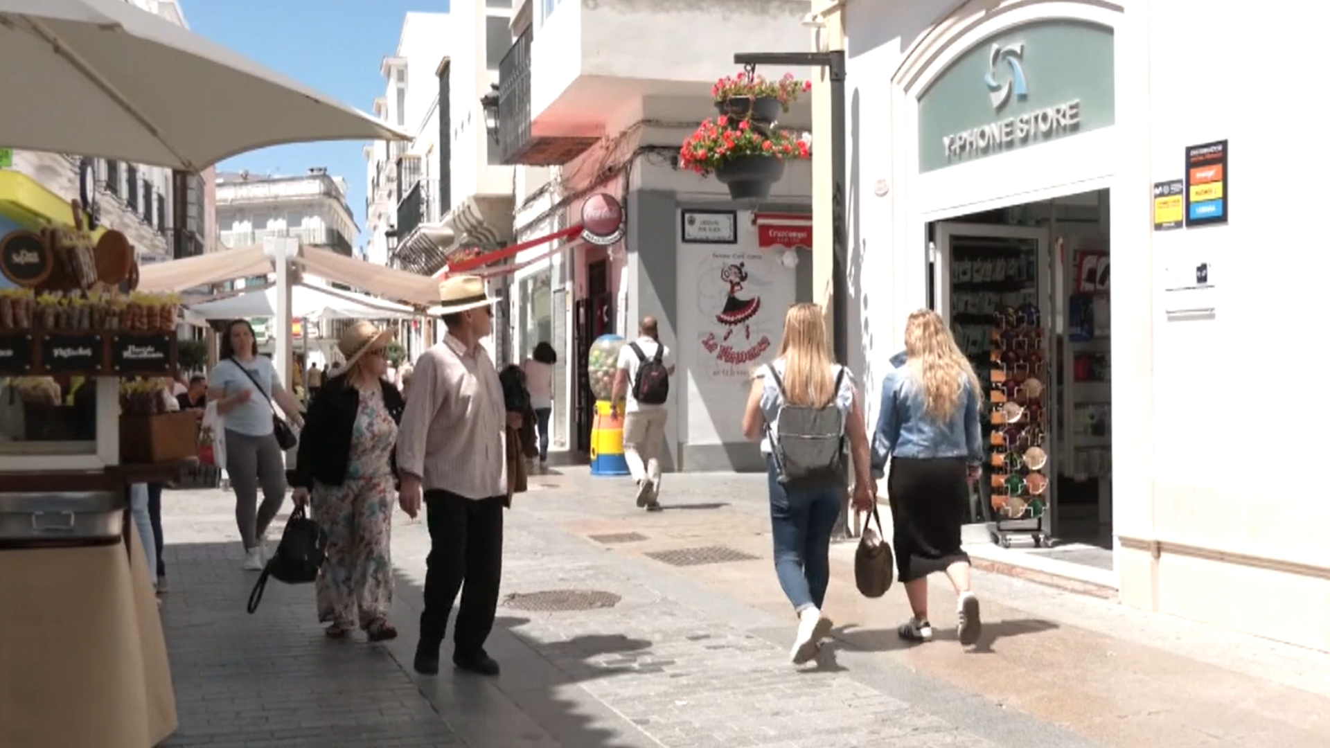 Chiclana frena las licencias de los pisos turísticos ante la gran cantidad de turismo