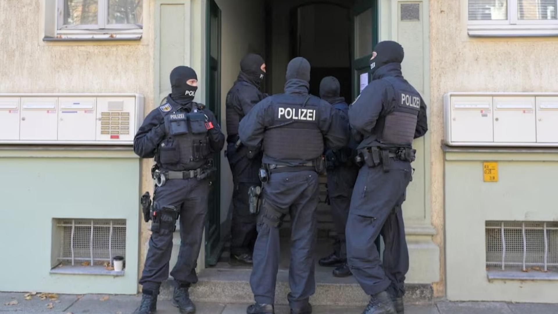 Grupo de agentes de la Policía en Alemania