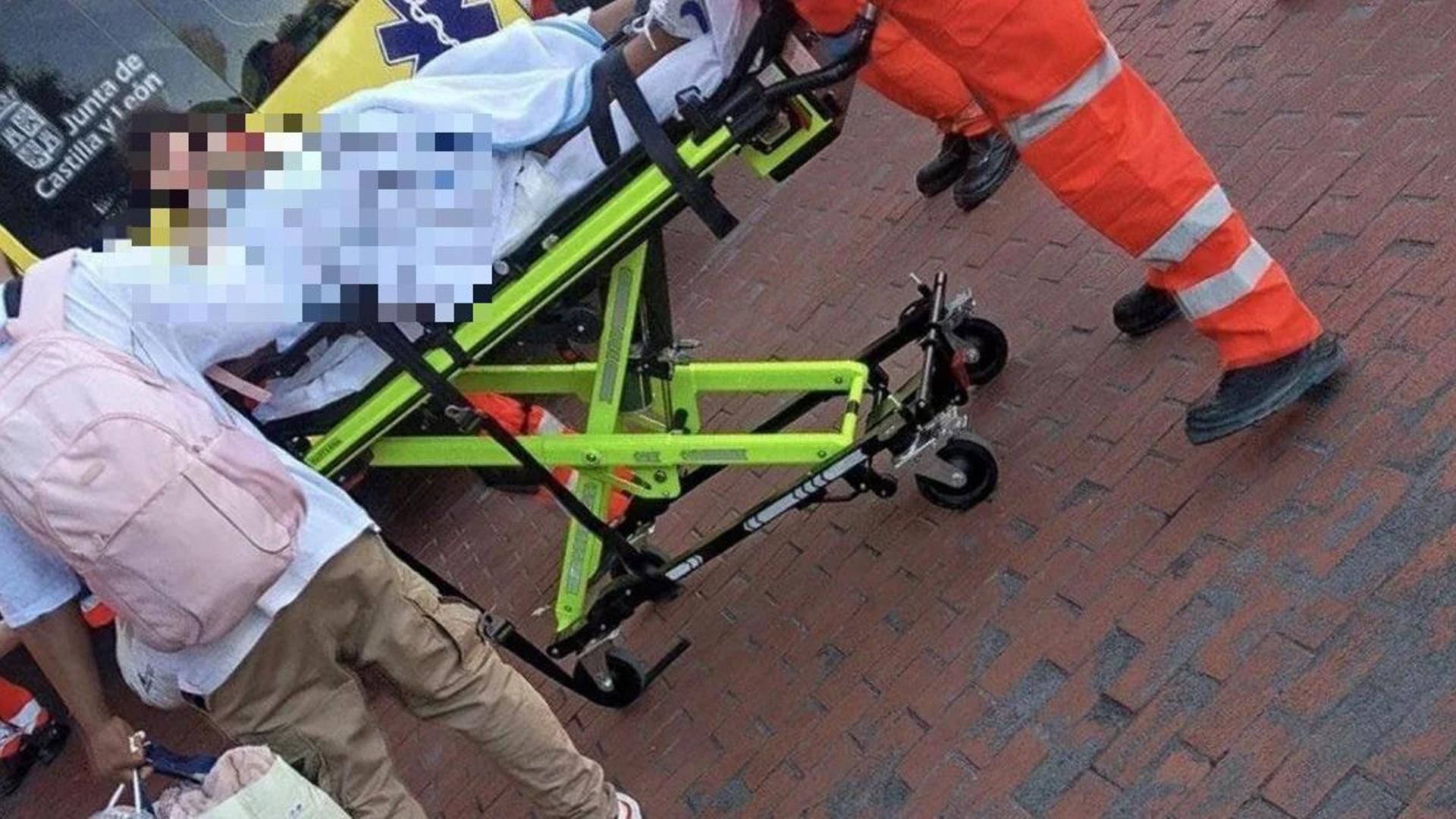Investigan a un taxista que se negó a trasladar a la mujer que dio a luz en plena calle