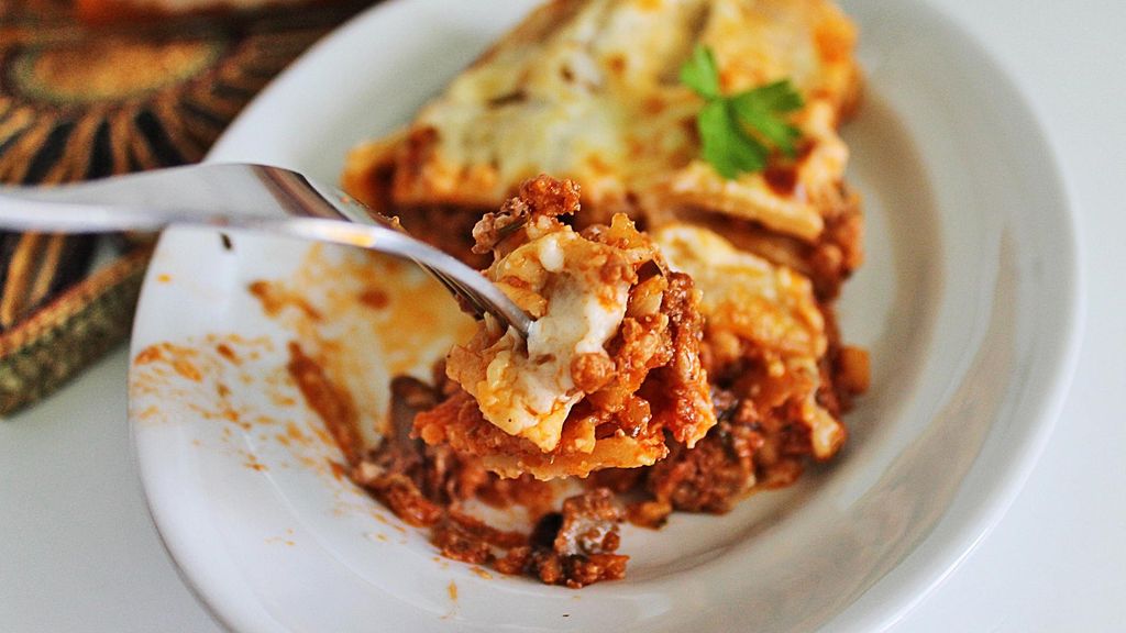Los canelones de confit de pato con bechamel de boniato son un plato delicioso.