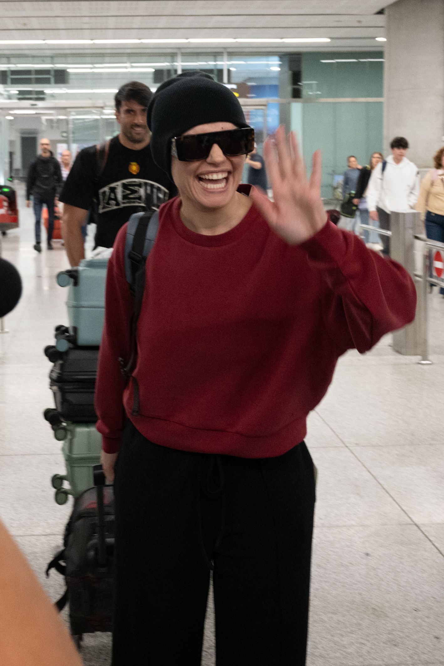 Melody llega al aeropuerto de Málaga