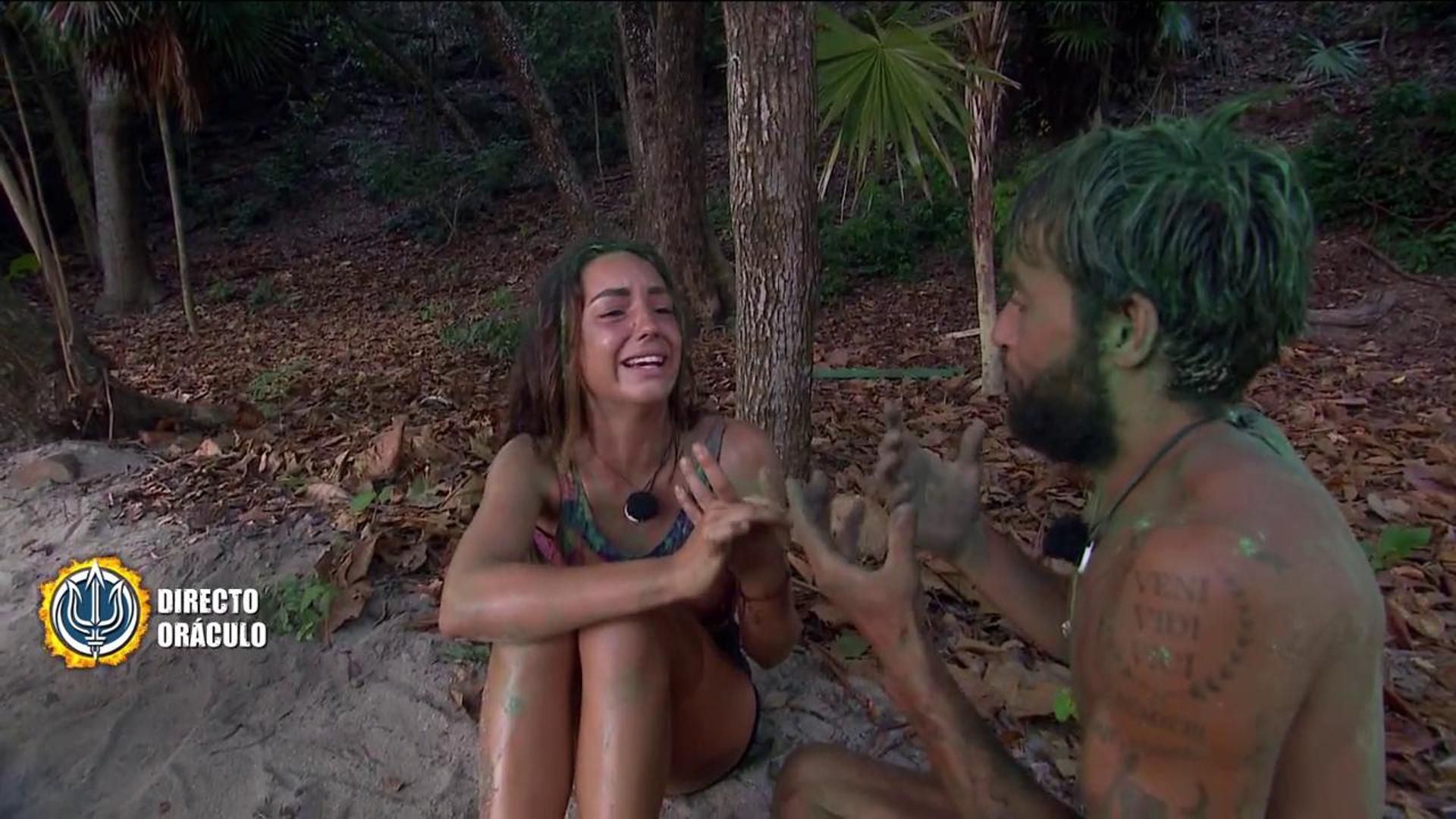 Montoya sale a buscar a Anita y tienen una conversación
