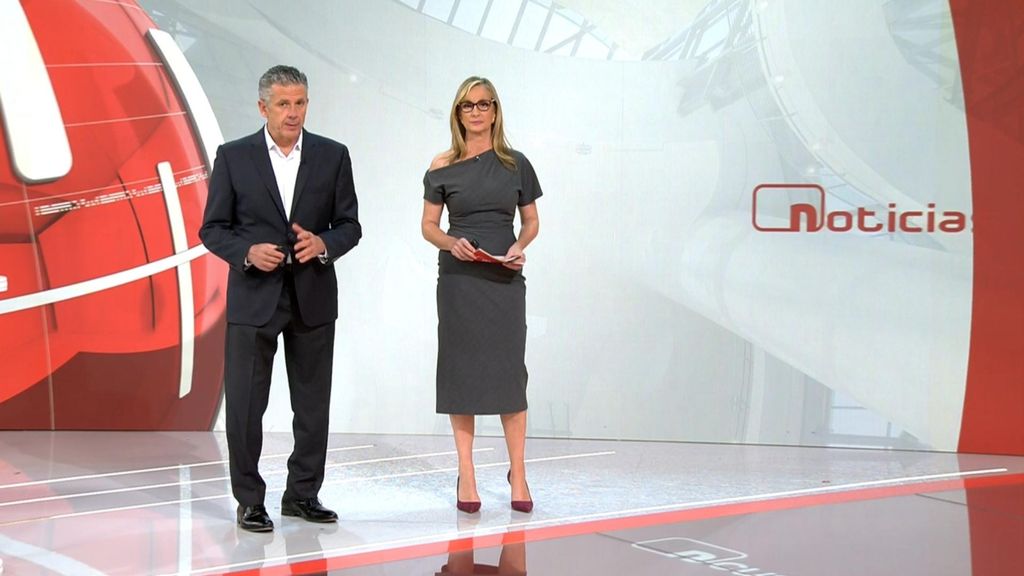 Con Roberto Arce y Marta Reyero Noticias Cuatro 2025 Noche 17/05/2025