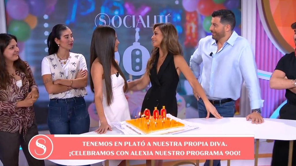 socialite 900