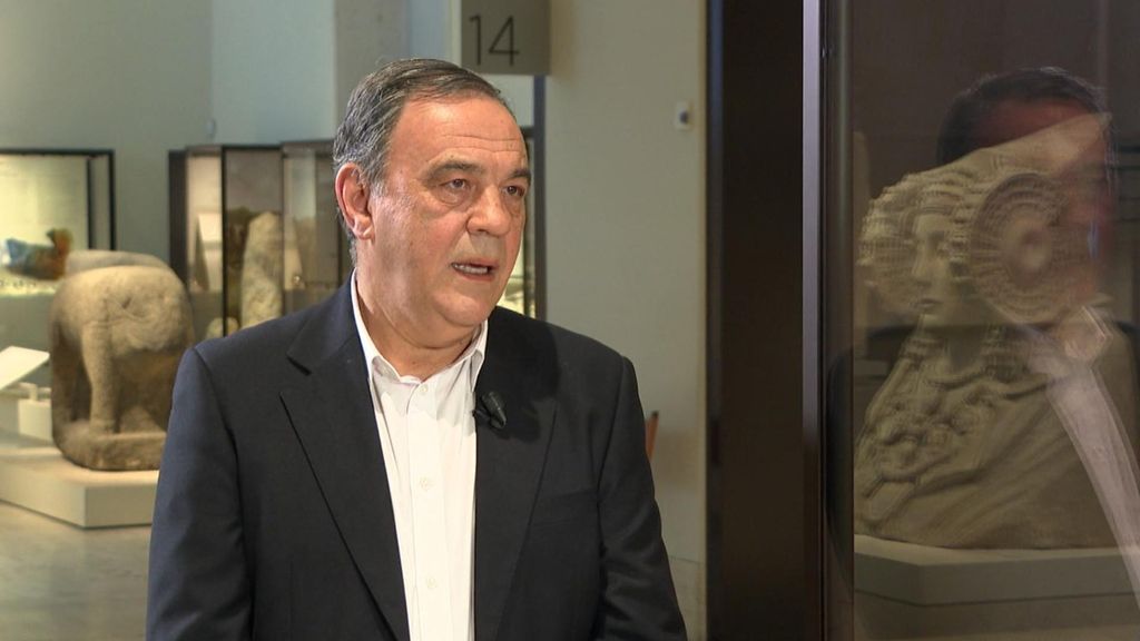 Vicente G. Olaya publica un libro para hacer llegar la arqueología al gran público