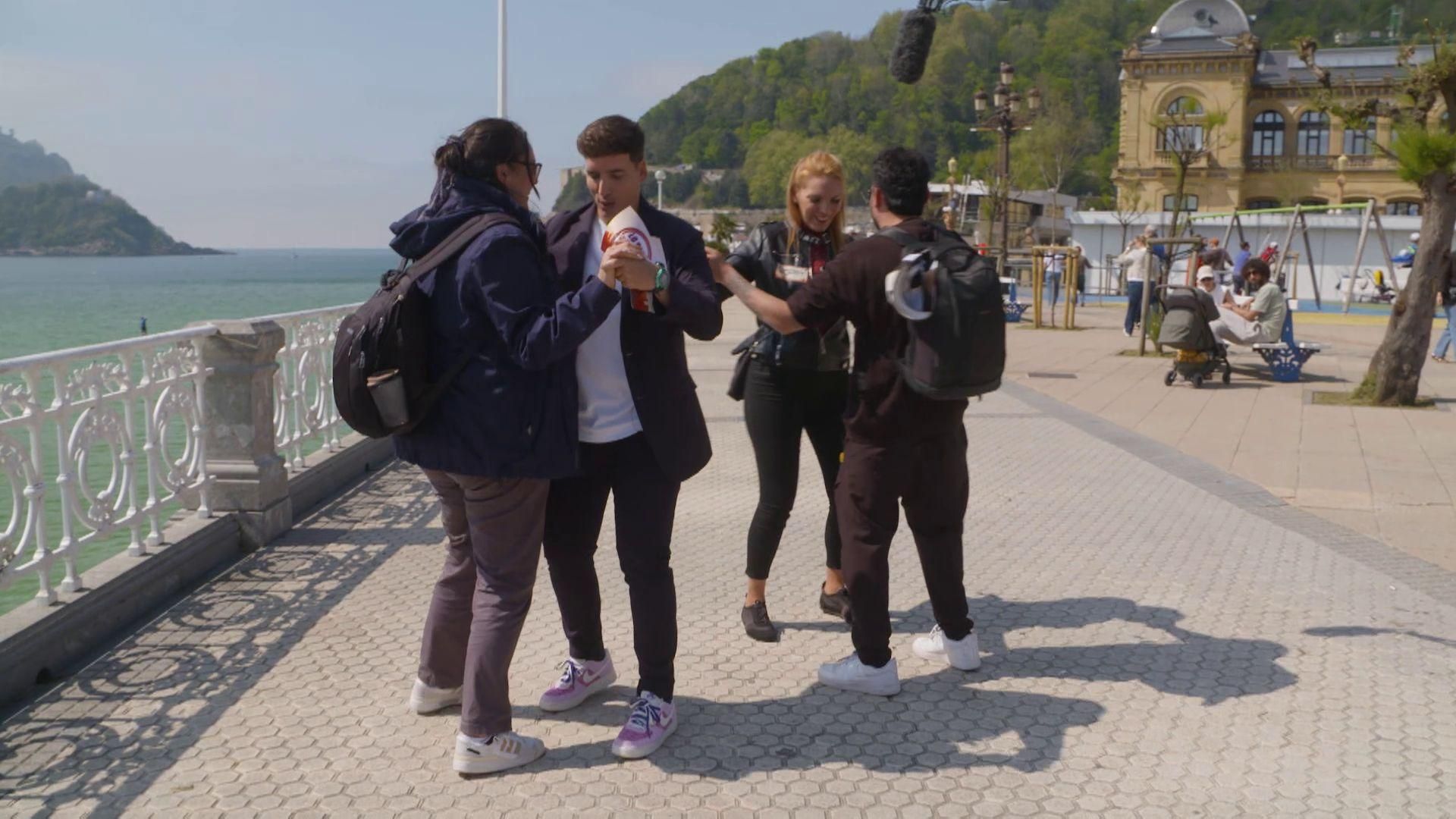 Xuso Jones demuestra todo su arte improvisando una bachata: “Uy, que les damos envidia” Xuso Jones demuestra todo su arte improvisando una bachata: “Uy, que les damos envidia”