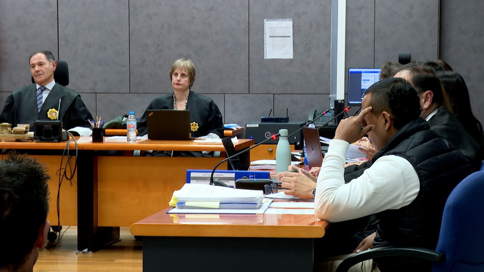 El acusado negó en la primera sesión el primer crimen por el que se le juzga