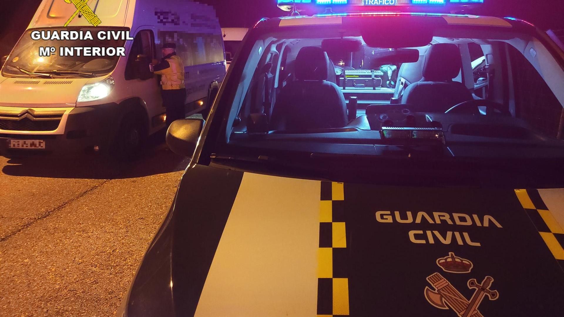 Imagen de un control de alcoholemia de la Guardia Civil Imagen de un control de alcoholemia de la Guardia Civil