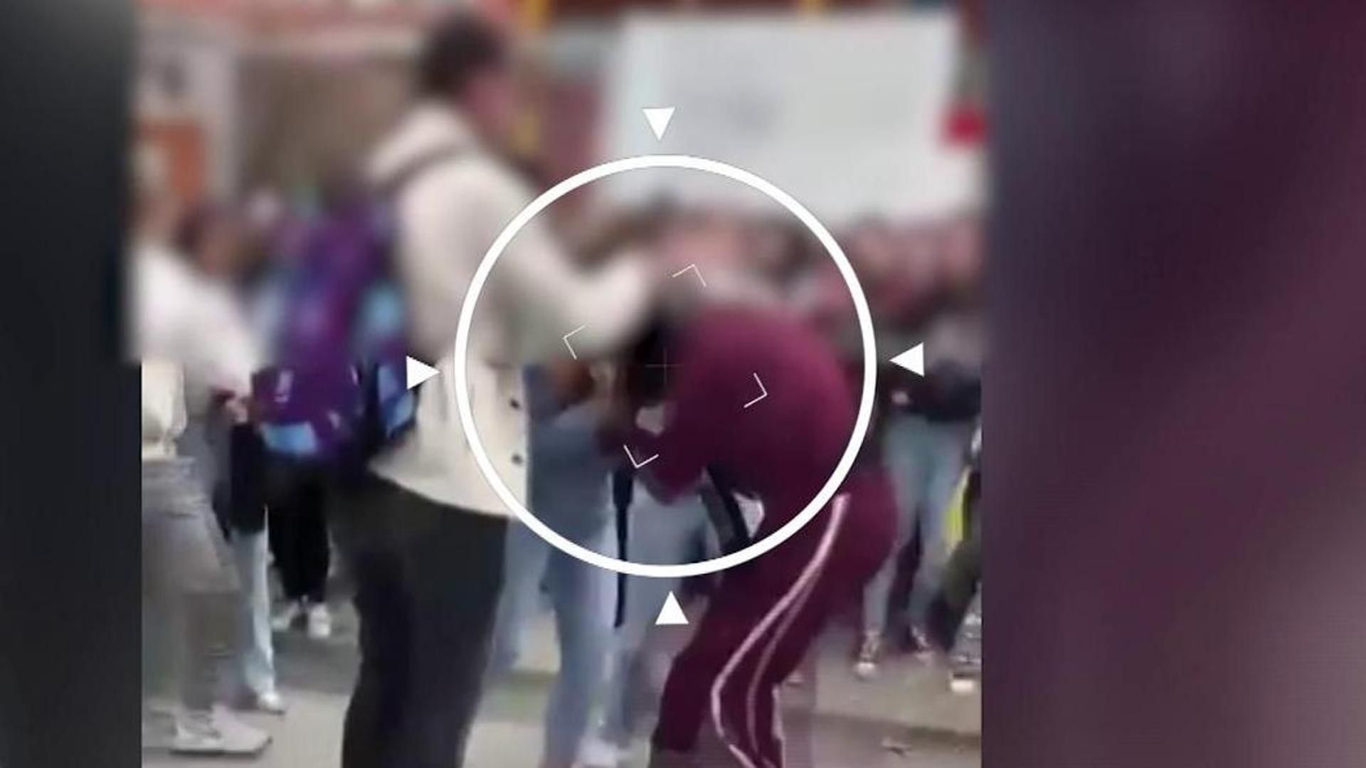 Las imágenes de la terrible agresión a una menor en un instituto de Humanes, Madrid