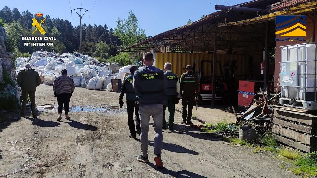 'Operación Finoplast': la Guardia Civil desarticula una banda que traficaba con residuos plásticos tóxicos