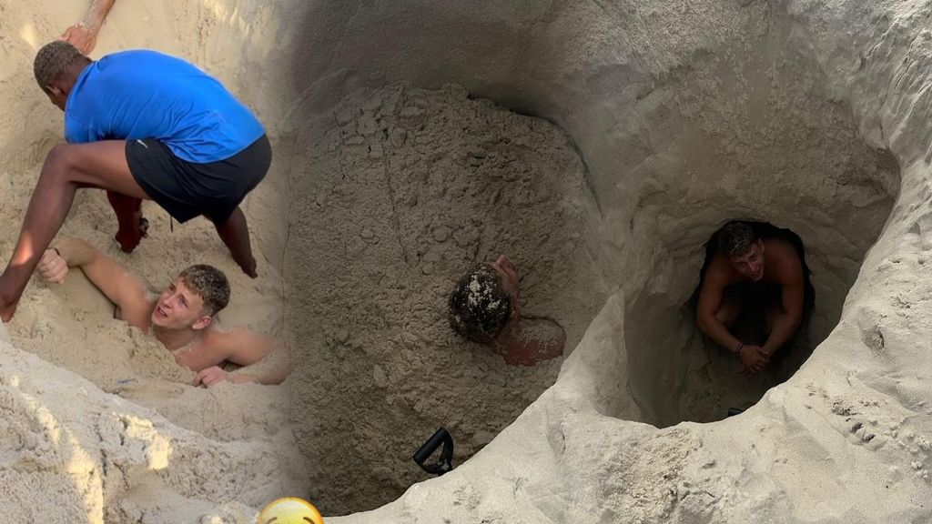 Un joven británico 'cava su propia tumba': desaparece bajo tierra en la playa y entre varias personas le desentierran