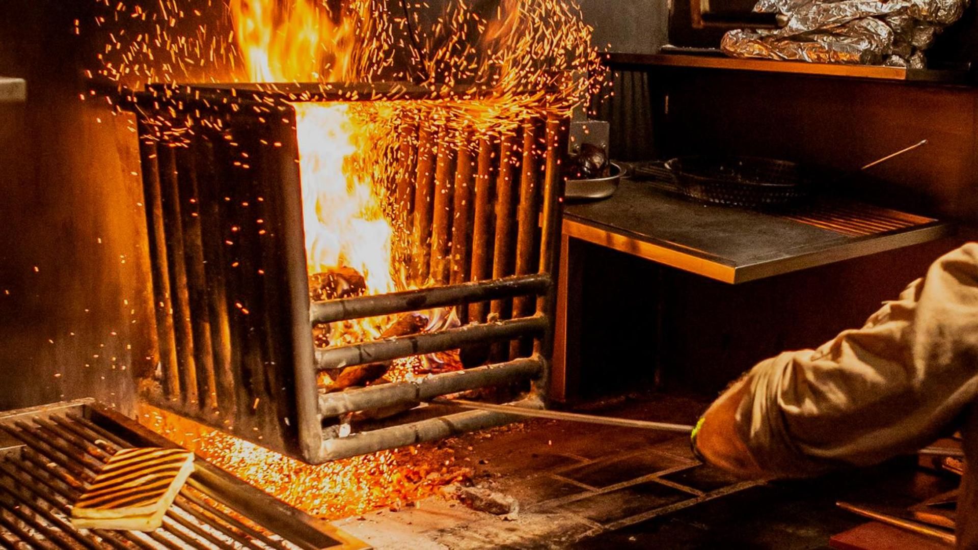 El restaurante Los 33 está especializado en carnes a la brasa