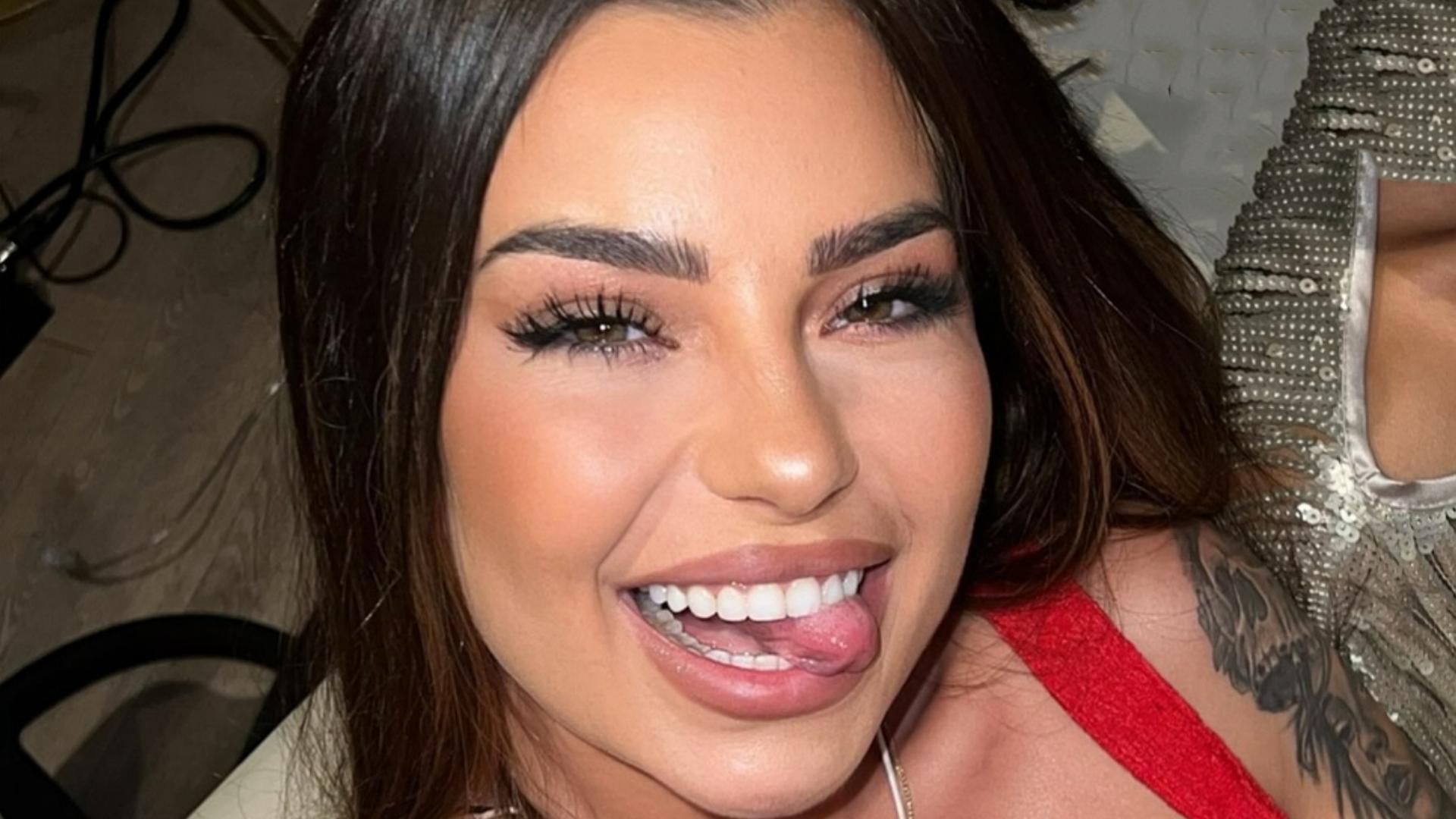 Gabriella Hahlingag se quita las extensiones y enseña por primera vez su pelo real