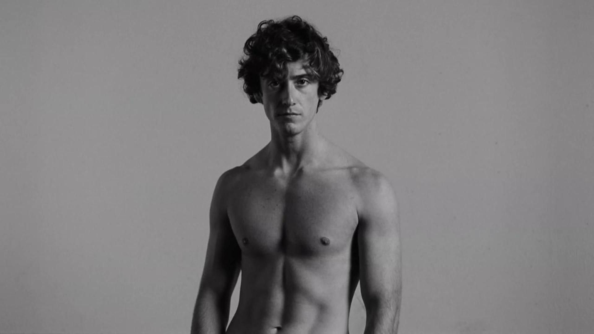 Guitarricadelafuente enseña sus raíces en 'Spanish Leather': "Disfruto de mi edad y de mi cuerpo"