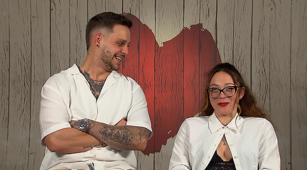 Johana y Kevin en el momento de la decisión final en 'First Dates'