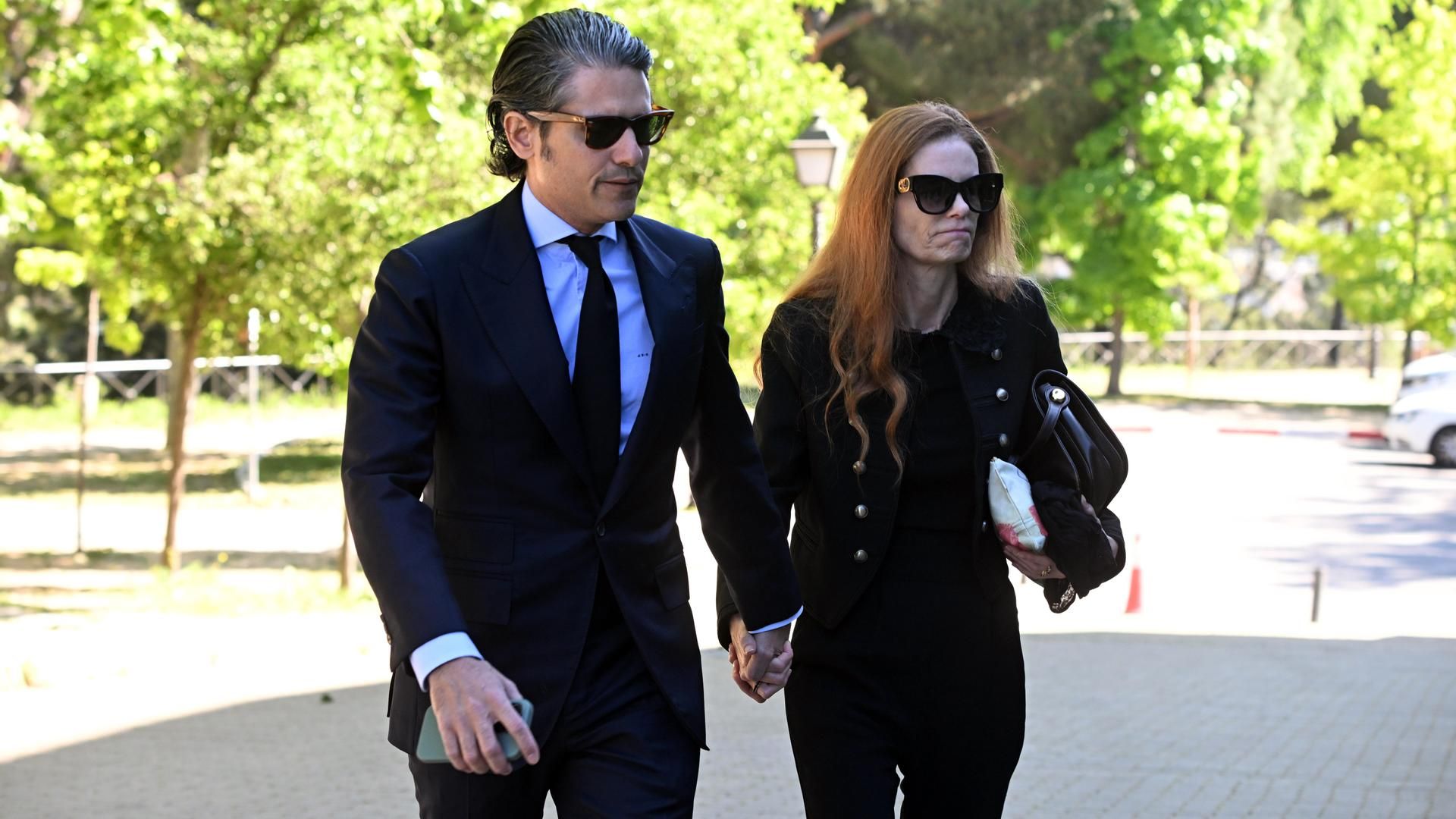 Olivia de Borbón despide a su padre, el duque de Sevilla