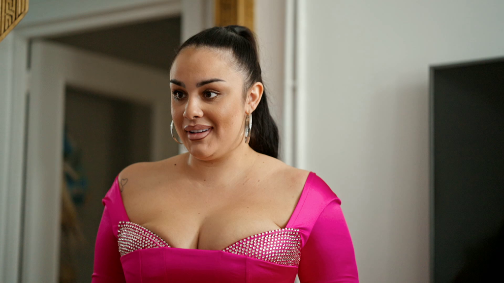 Reyes, la nieta de Salvadora Maya, deja sin palabras a su marido con su nuevo vestido: "Eres la Georgina gitana"