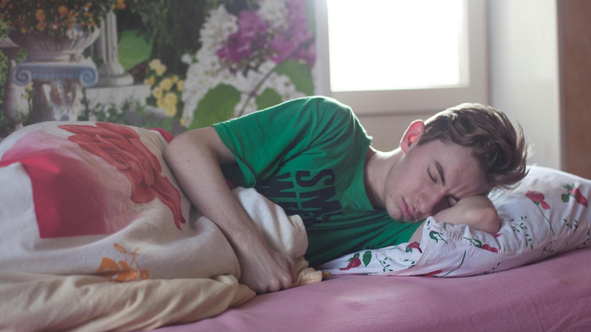 Un adolescente durmiendo